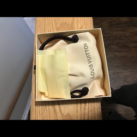 Louis Vuitton wallet and belt set - Picture 7 of 8